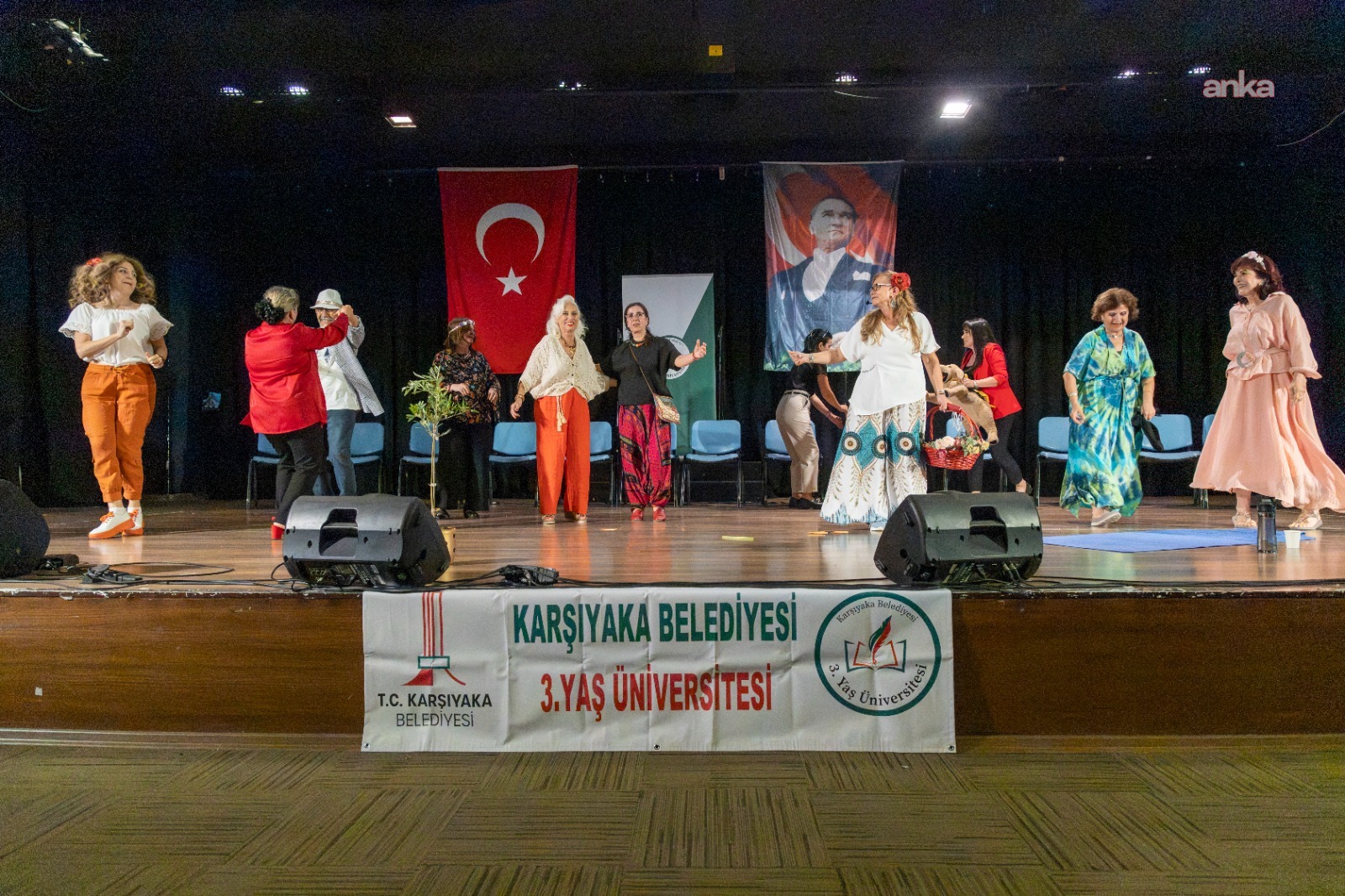 Karşıyaka Belediyesi 3. Yaş Üniversitesi’nde dönem sonu heyecanı
