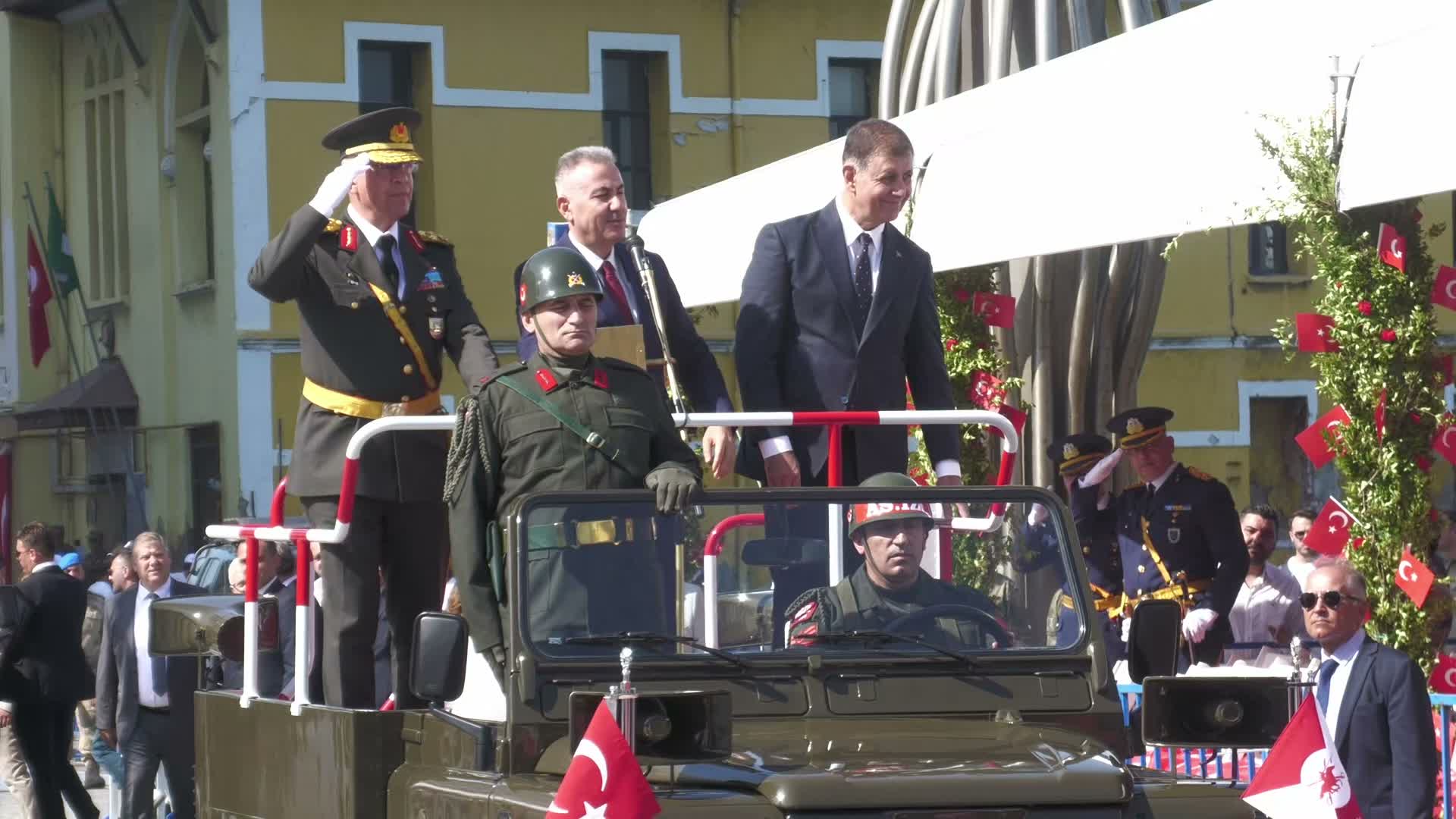 30 Ağustos Zafer Bayramı İzmir’de resmi törenlerle kutlandı