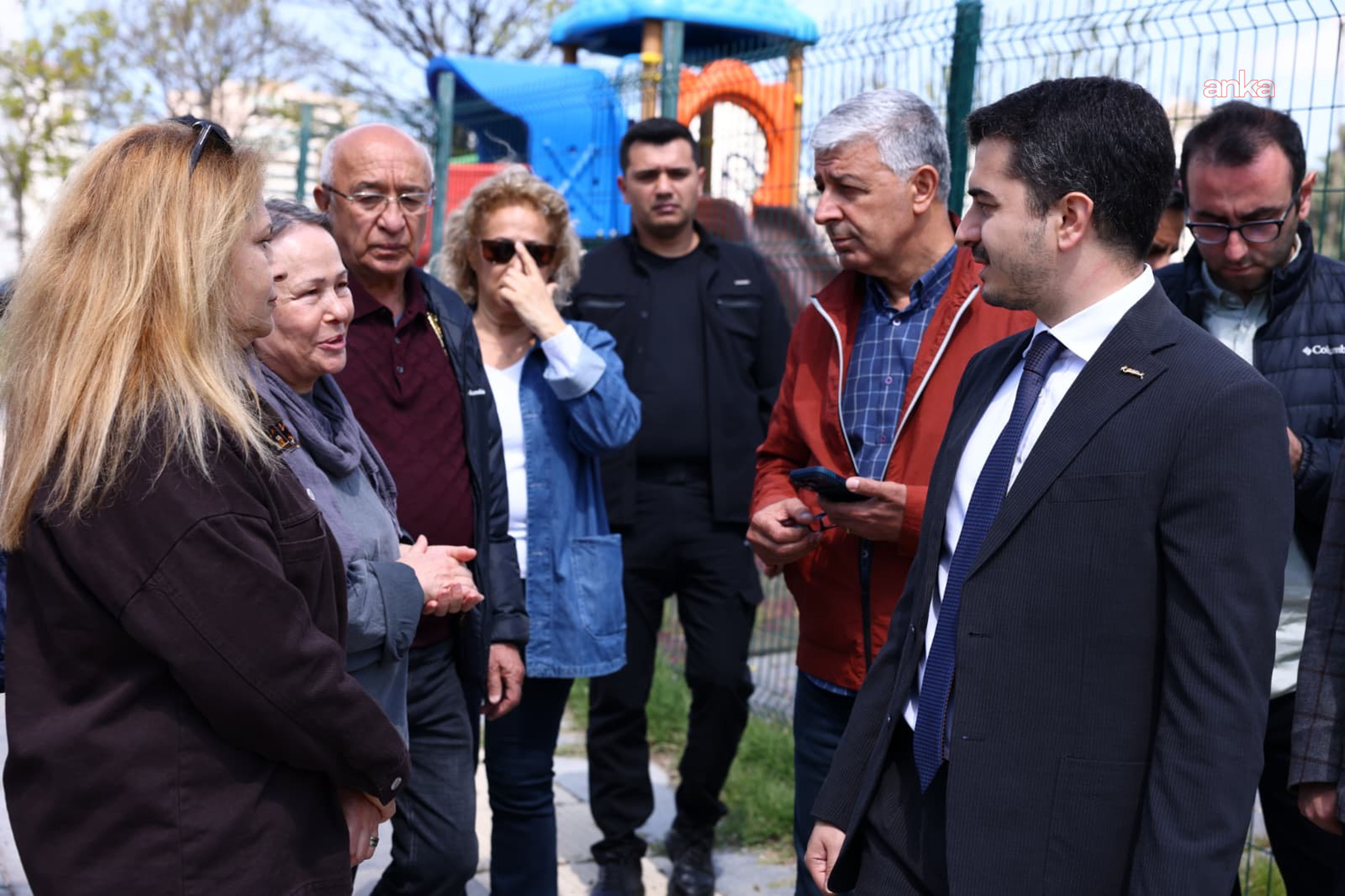 Hüseyin Can Güner, vatandaş ve esnafla bir araya geldi