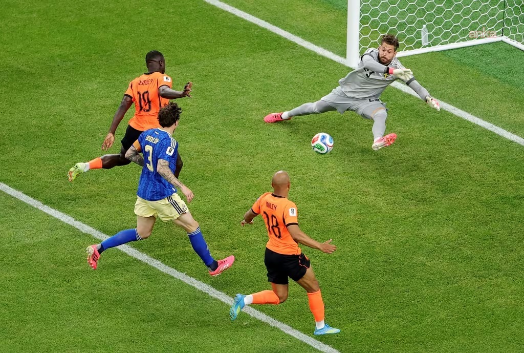 Hollanda, İsveç'i 5-1 mağlup etti
