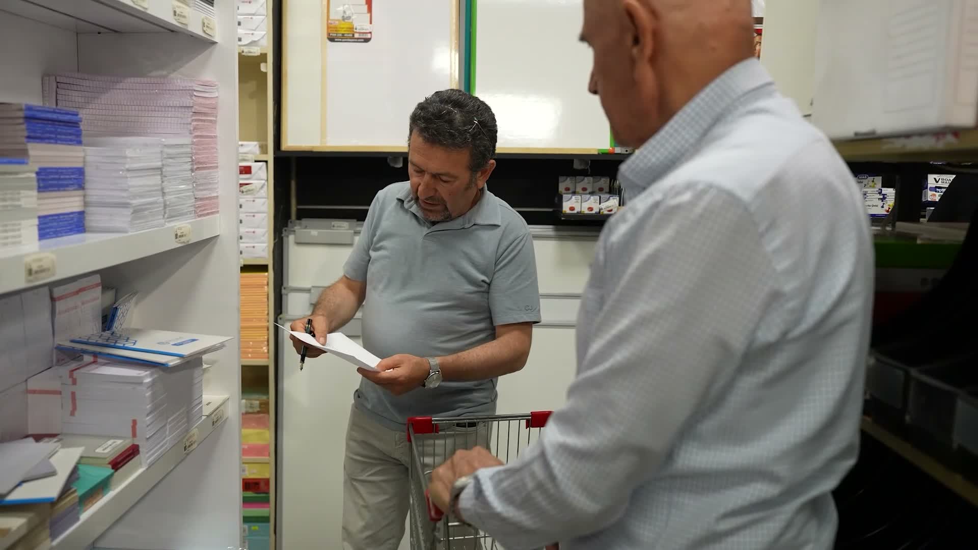 Yıldırım Kaya, okul alışverişine çıktı, bir aylık fiyat farkına dikkat çekti: "Maliyetler 35 günde bin 664 TL arttı"