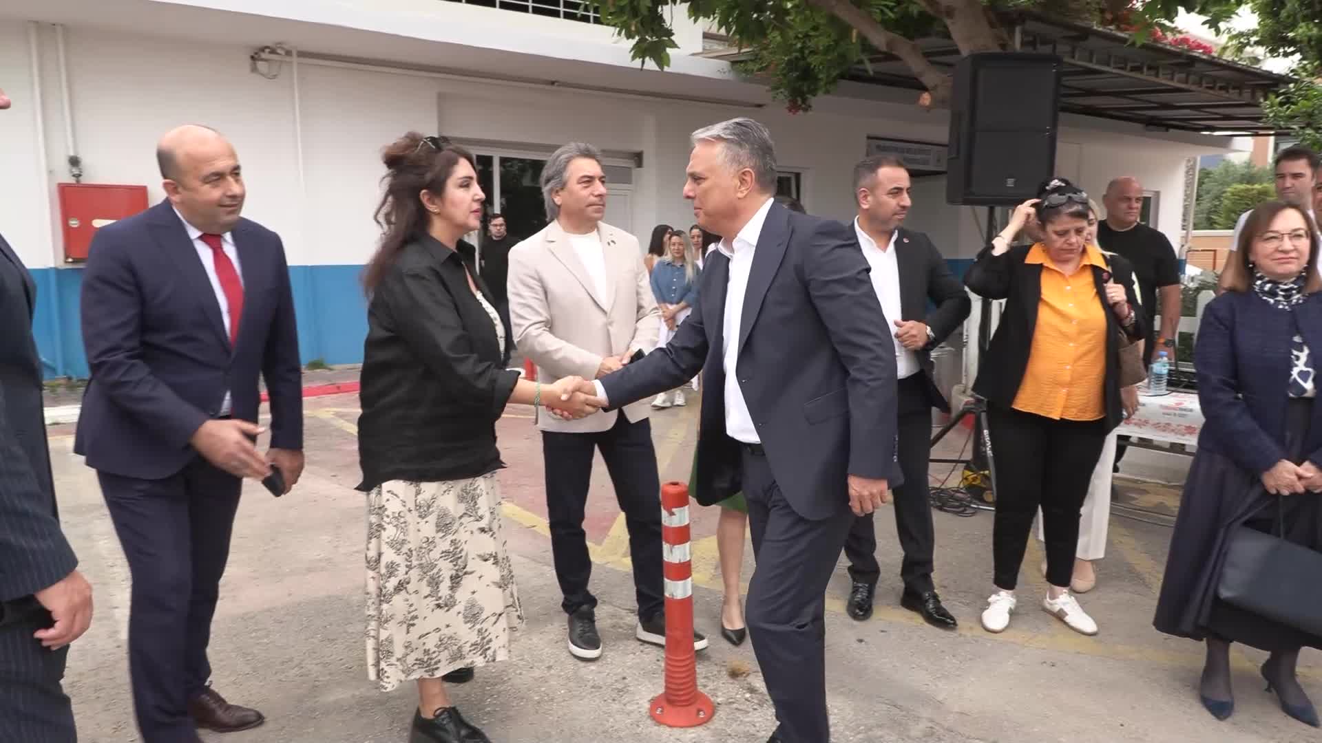 Muratpaşa Belediye Başkanı Uysal, personel ile bayramlaştı