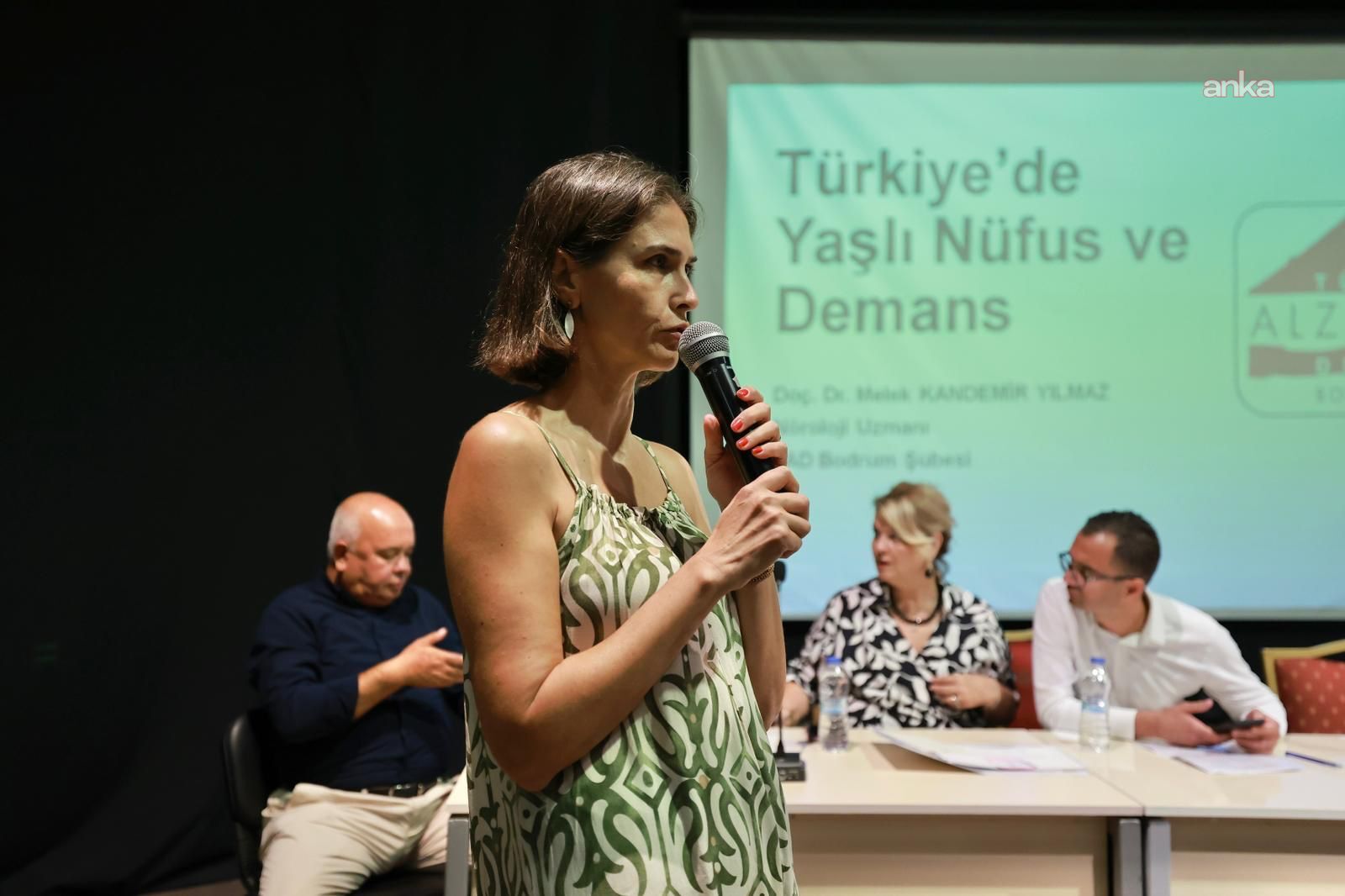 Muğla'nın mahallelerinin ihtiyaçları, Bodrum'da düzenlenen toplantıda konuşuldu