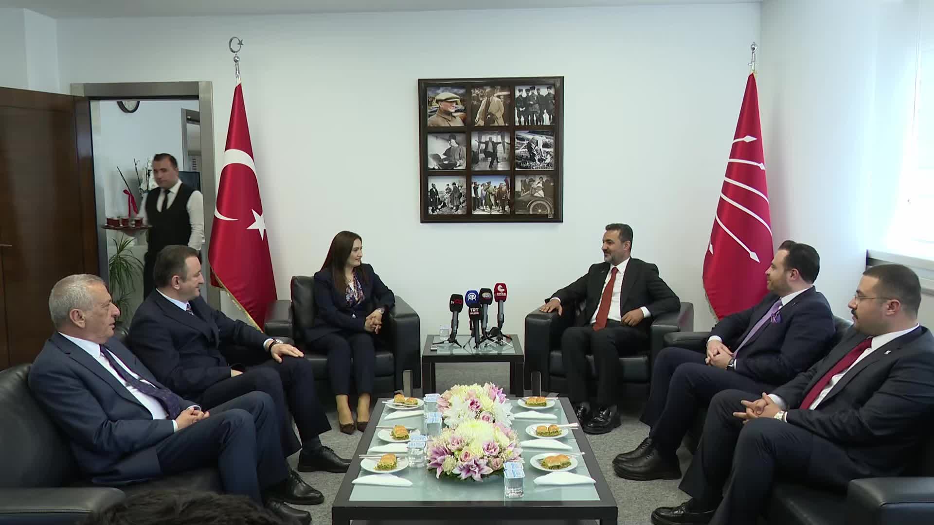 Siyasi partiler arası bayramlaşma... Yeniden Refah Partisi, Milli Yol Partisi, ANAP ve Türkiye İttifakı Partisi’nden CHP Genel Merkezi'ne ziyaret