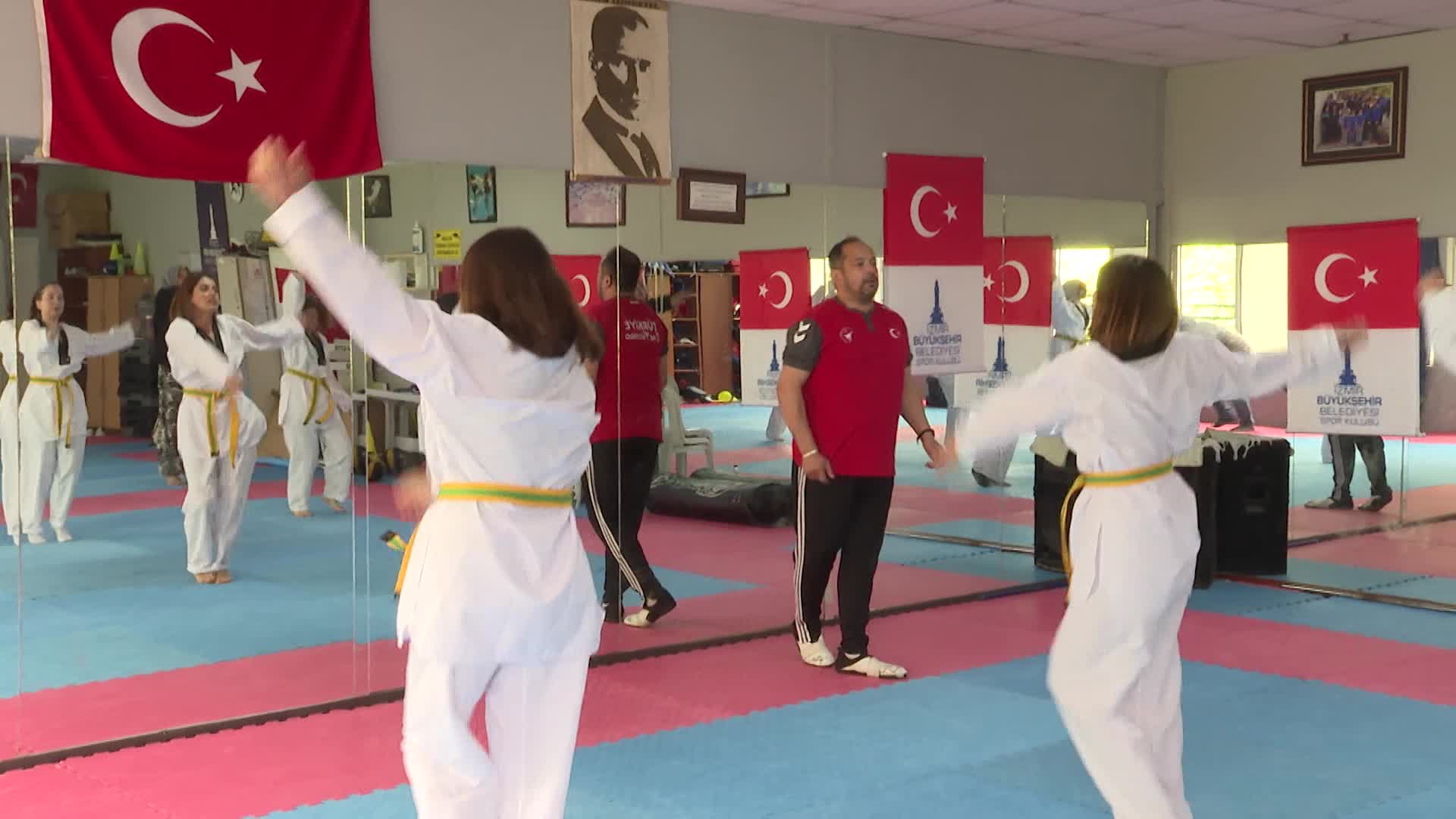 İzmir Büyükşehir’in tekvando kursuna kadınlardan yoğun ilgi