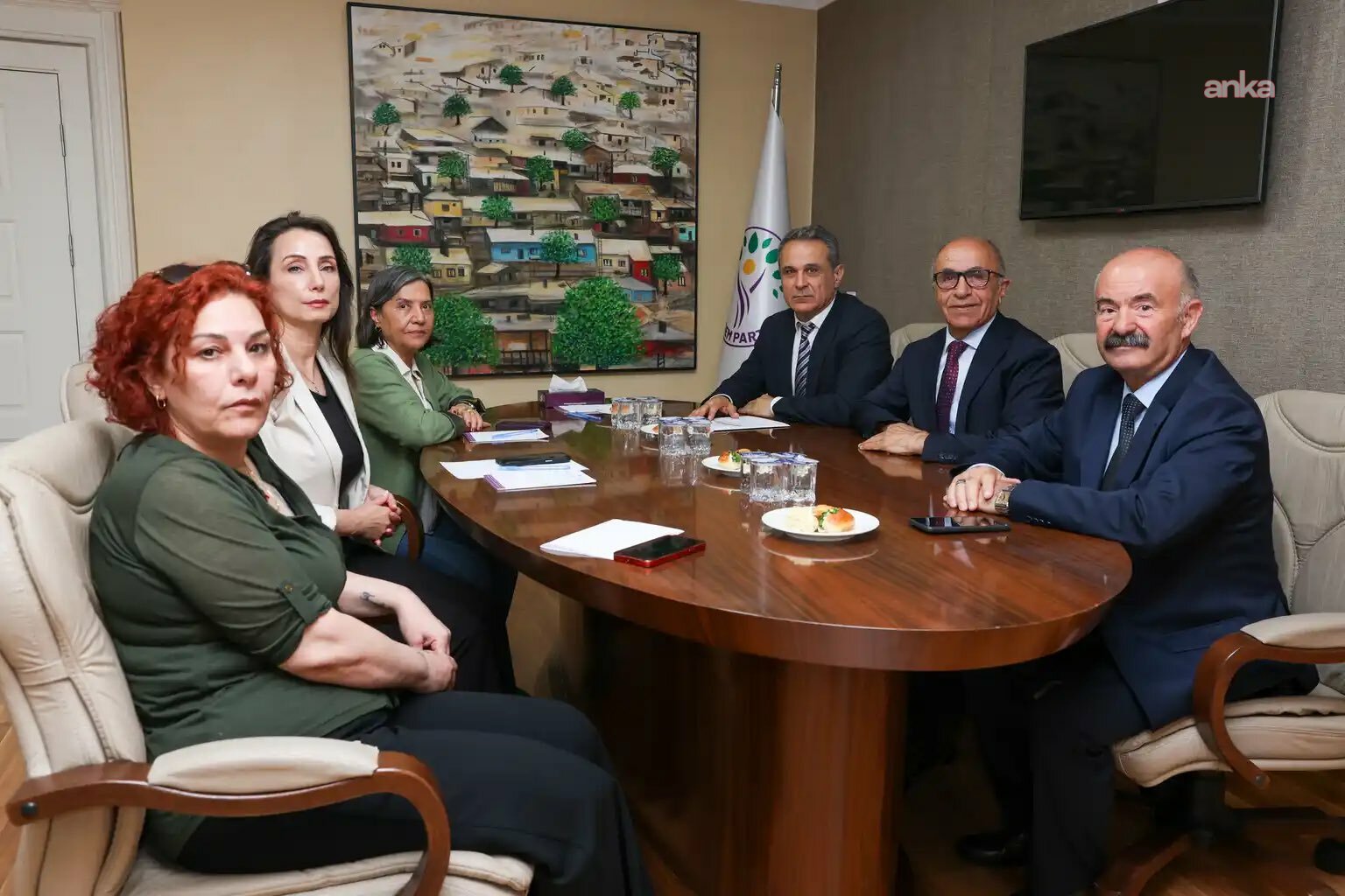 Tülay Hatimoğulları, Alevi Vakıfları Federasyonu ile bir araya geldi