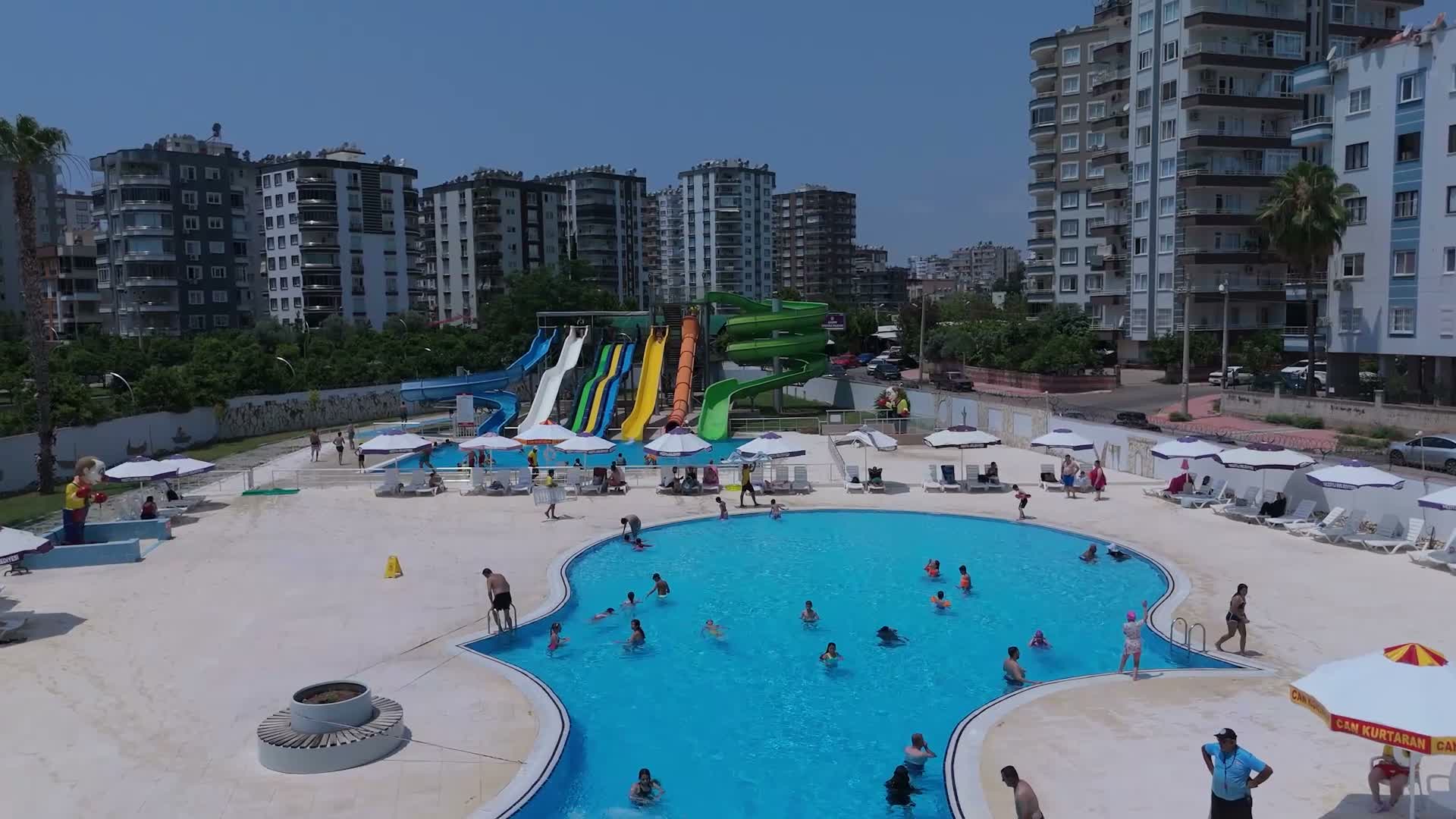 Mezitli Belediyesi, su parkını yeniden hizmete sundu