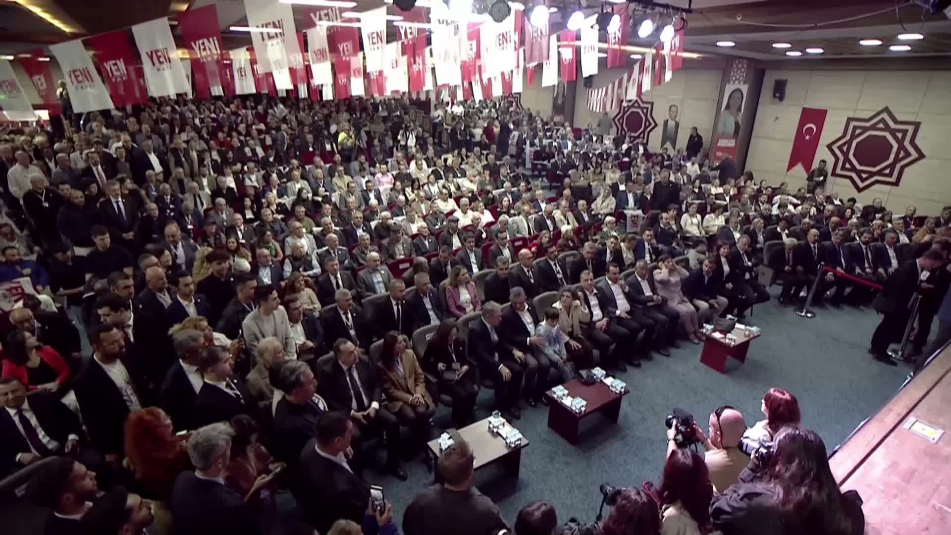 YENİ Parti 1. Olağan Manisa İl Kongresi... İl Başkan Vekili Nalbant: "İlksen Özalper'in de Özgür Özel’in de Spil Dağı gibi arkasındayız"