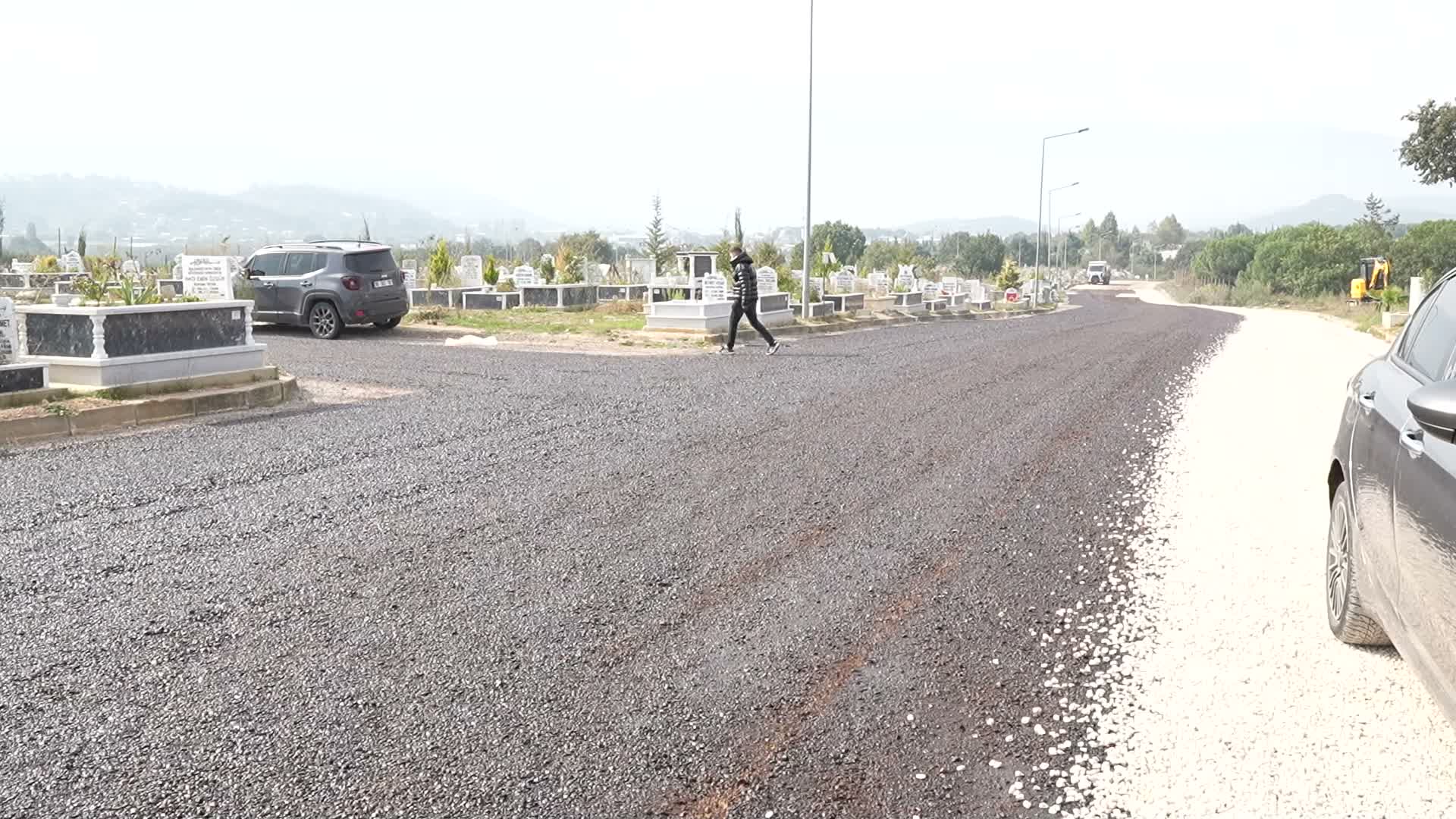 Bursa Büyükşehir Belediyesi, Erdoğanköy Kent Mezarlığı'nın yollarını yeniledi