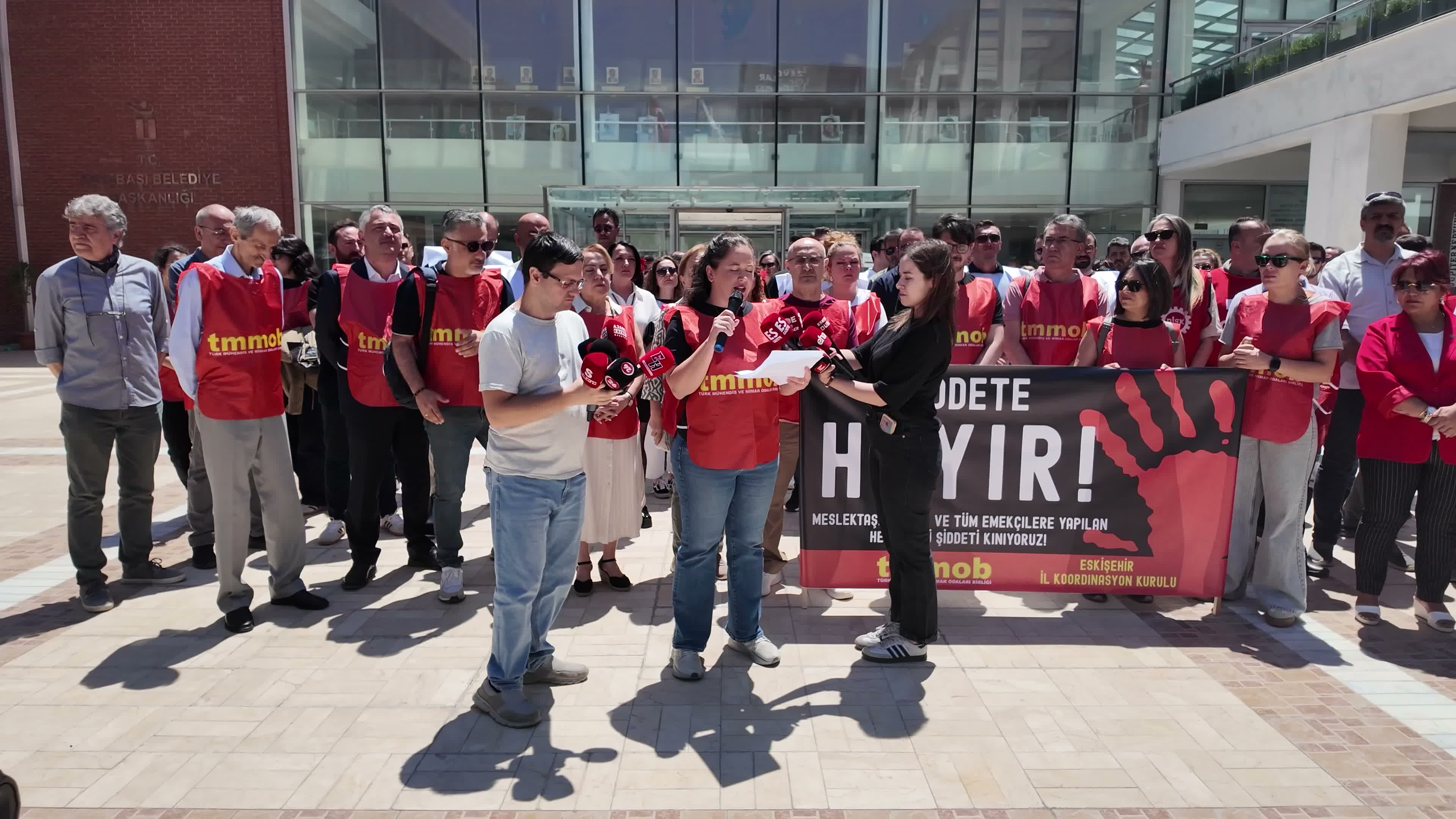 TMMOB Eskişehir İKK'dan belediye mühendislerinin darbedilmesine protesto: "Faillerden hesap sorulmalı"