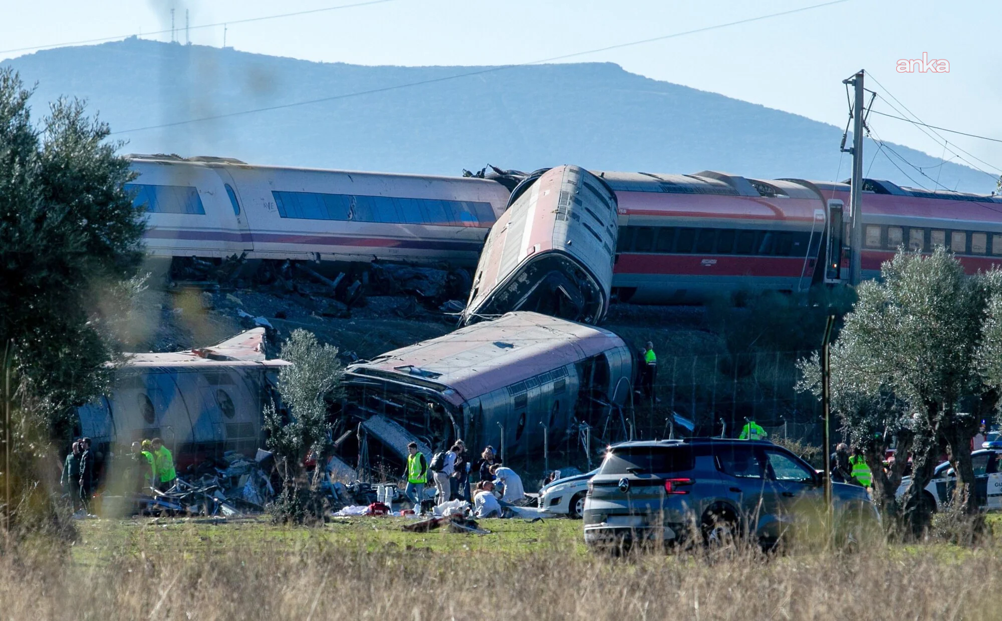 İspanya'daki tren kazasında can kaybı 64'e yükseldi