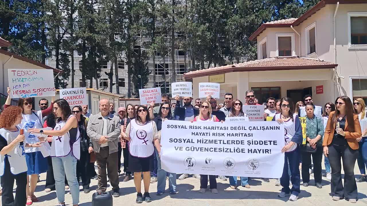 Hatay'da psikoloğa saldırı protesto edildi