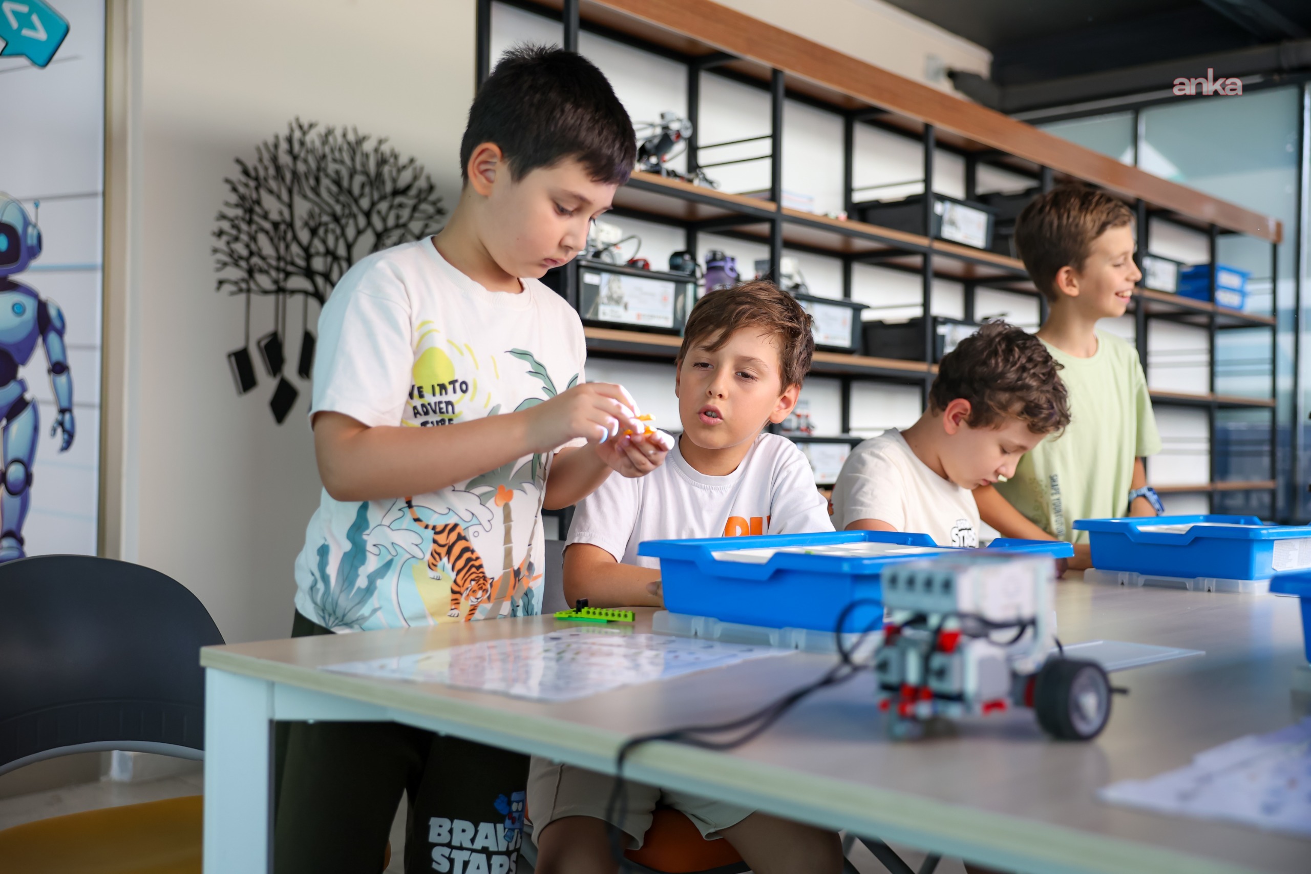 Efeler Belediyesi'nin robotik kodlama kursları yoğun ilgi