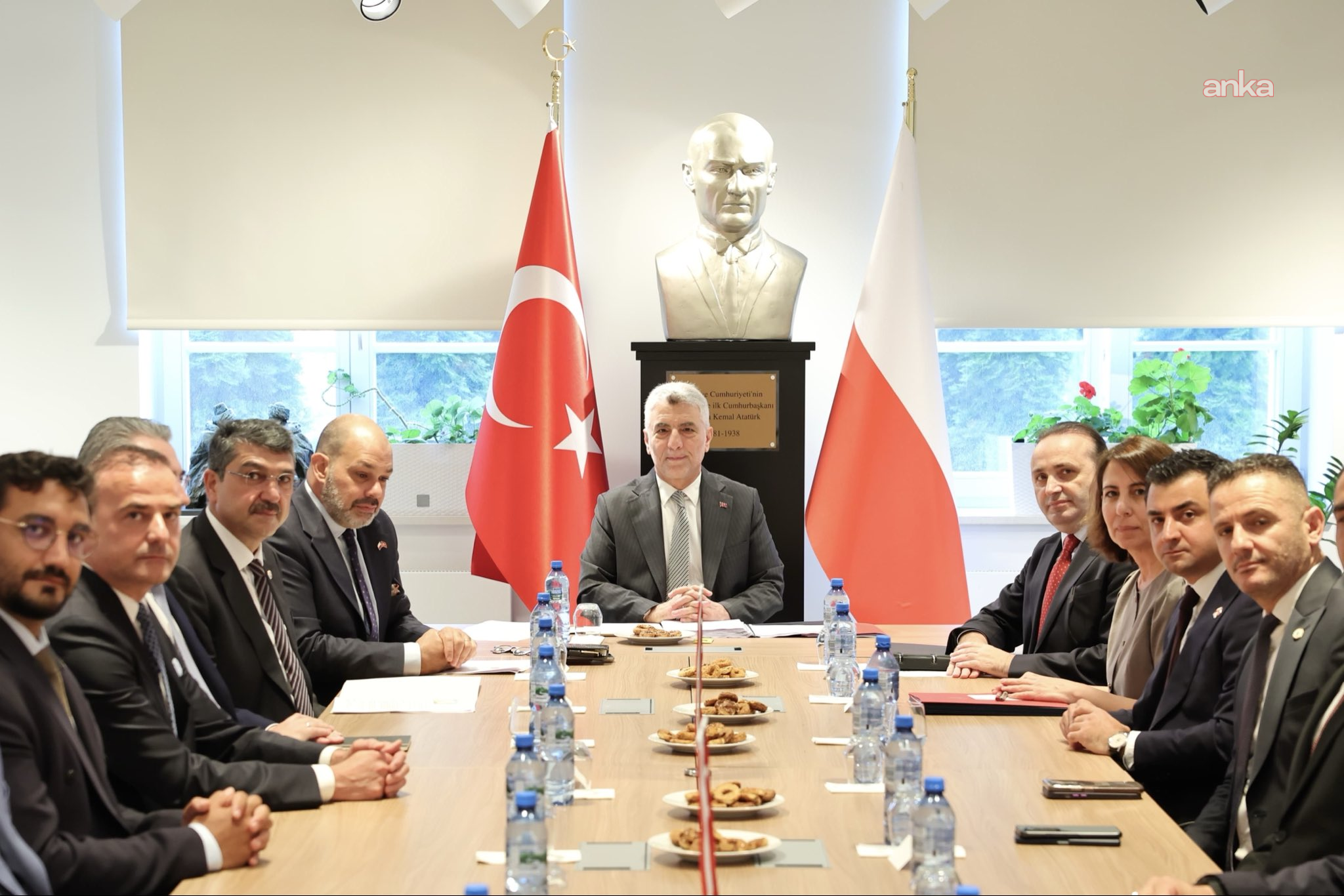 Bakan Bolat: Türkiye-Polonya ticaretinde 12,5 milyar dolarlık hacimden memnunuz