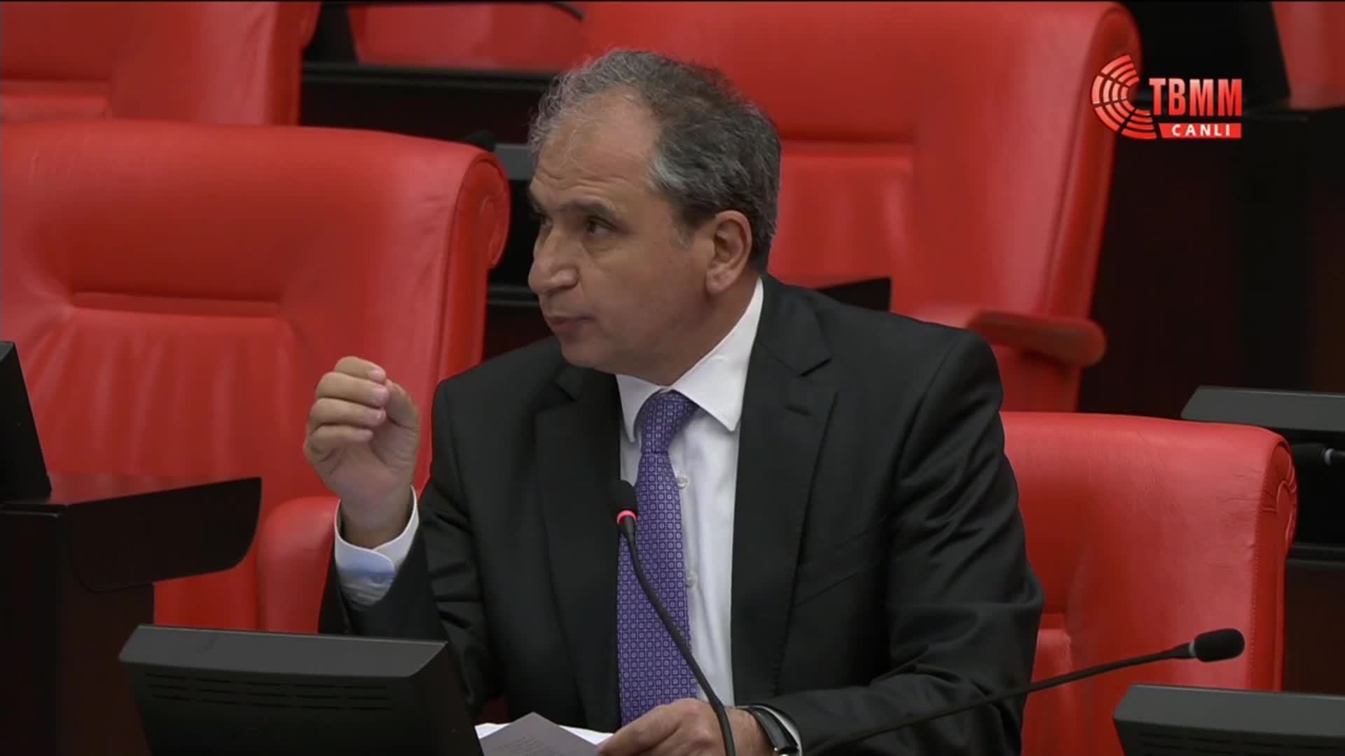 Genel Kurul'da CHP'li Günaydın ile AK Partili Güneş arasında "araç" tartışması