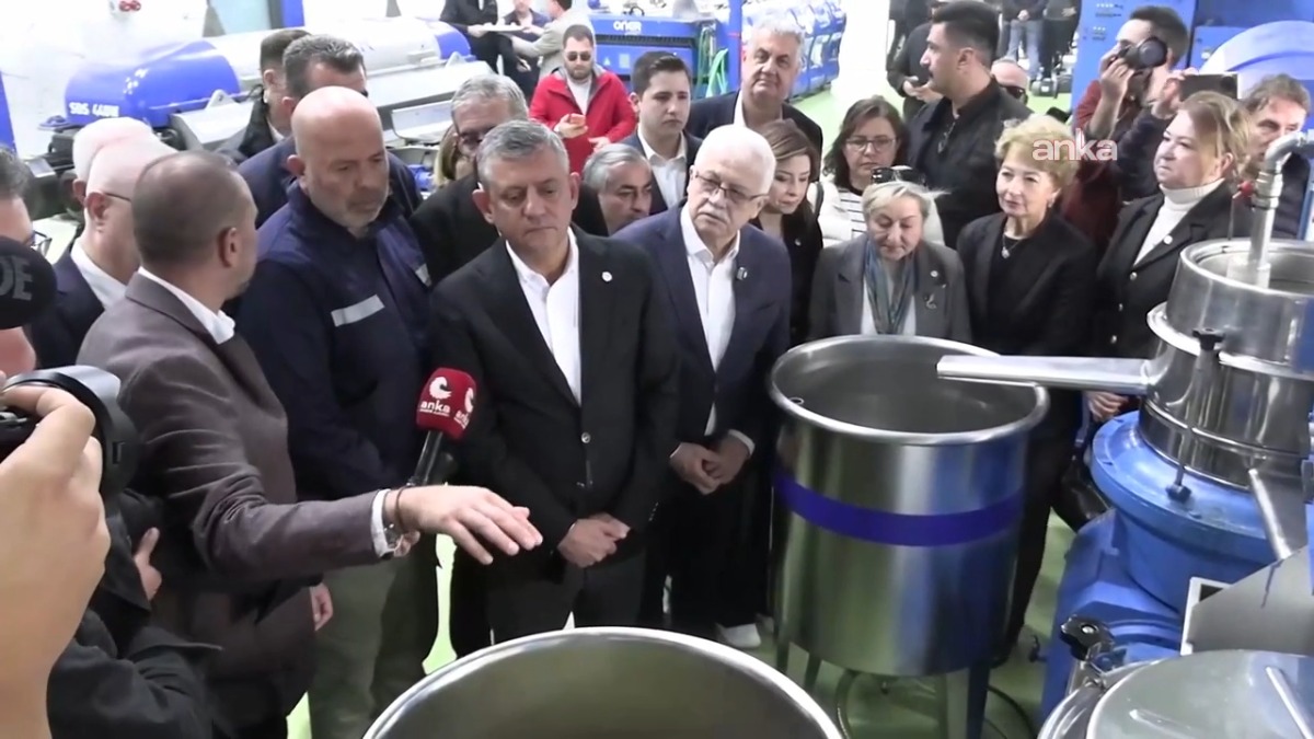 Özel, Burhaniye'de zeytinyağı fabrikasında incelemelerde bulundu