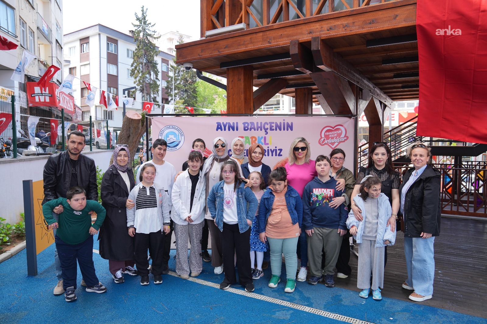 Ortahisar Belediyesi'nin "Özel Gülüşler Festivali"ne yoğun ilgi