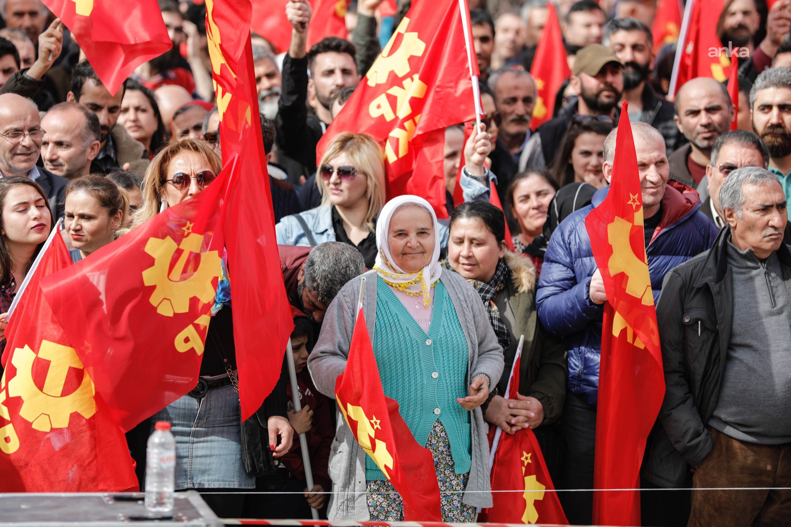 Türkiye Komünist Partisi: Tüm tarikat ve cemaatler derhal dağıtılmalı, bu karanlık yapıların halkı sömürerek elde ettiği devasa servete el konulmalı