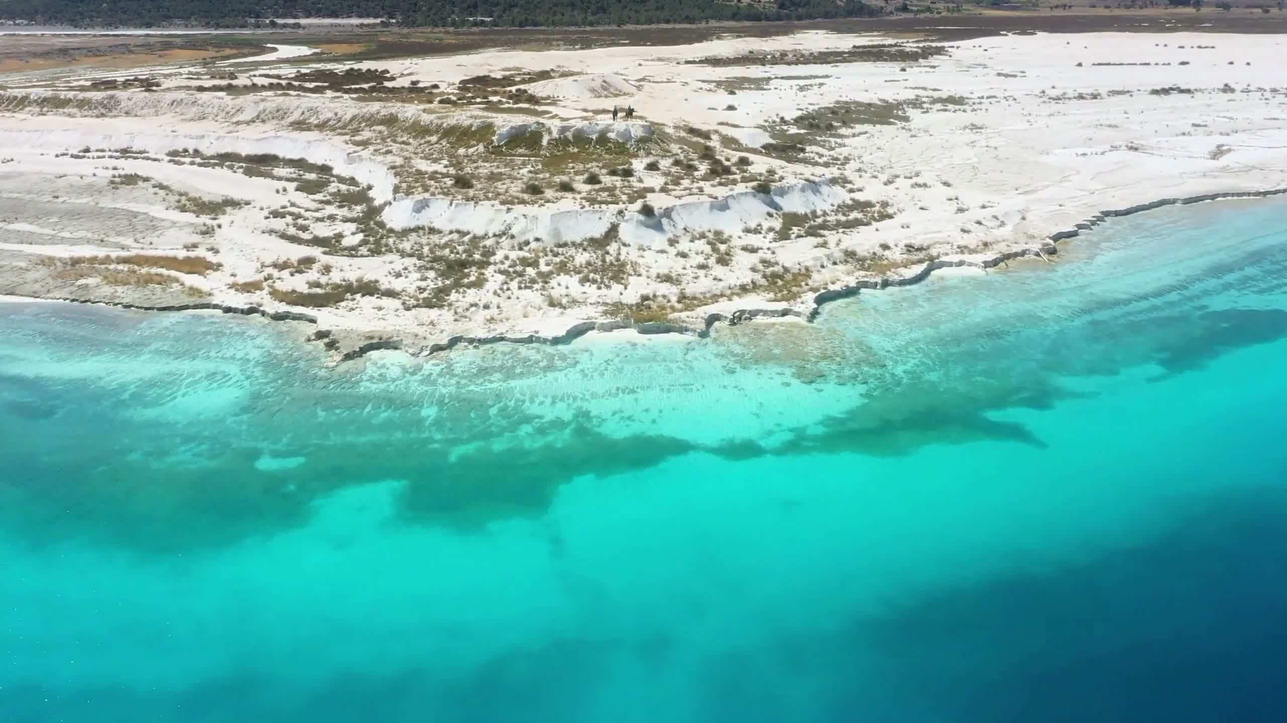 Salda Gölü'nde atlı jandarma timleri devriyede