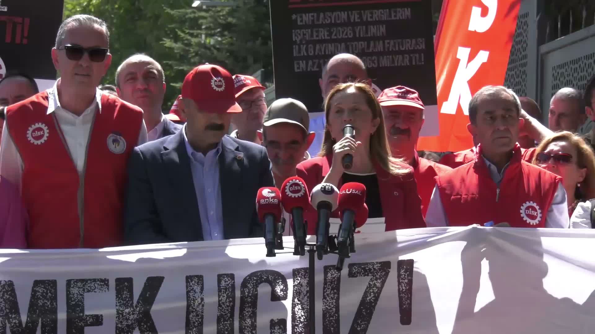 DİSK Genel Başkanı Çerkezoğlu: "8 ayda neredeyse 2 trilyon liramız bizlerden alınıp sermayeye ve iktidara aktarıldı"