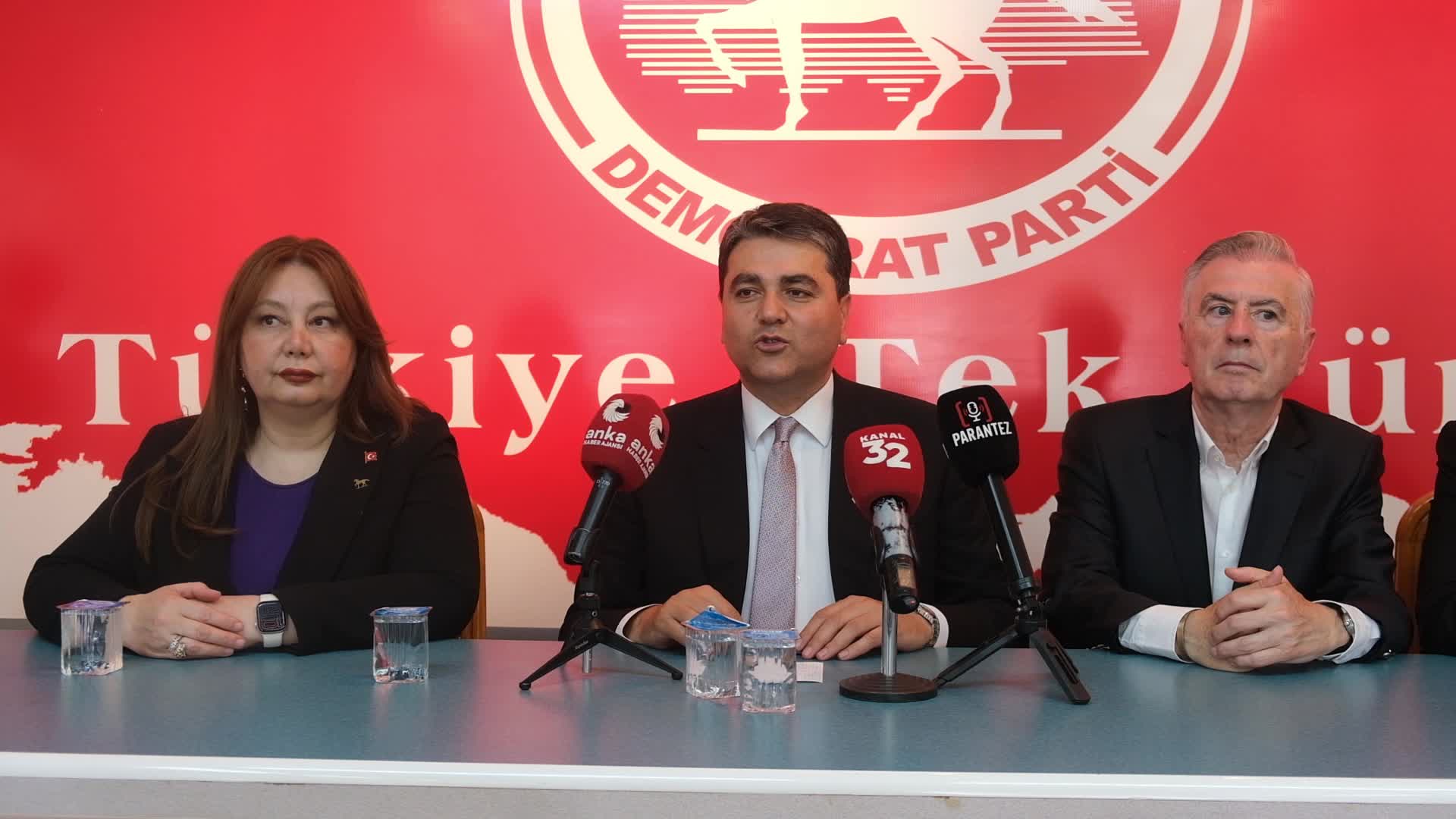 Gültekin Uysal: Ne işçi memnun ne işveren memnun