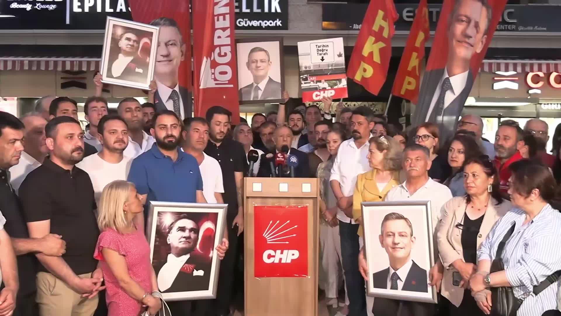 CHP Ankara İl Başkan Vekili Işık'ın görevden alınması protesto edildi