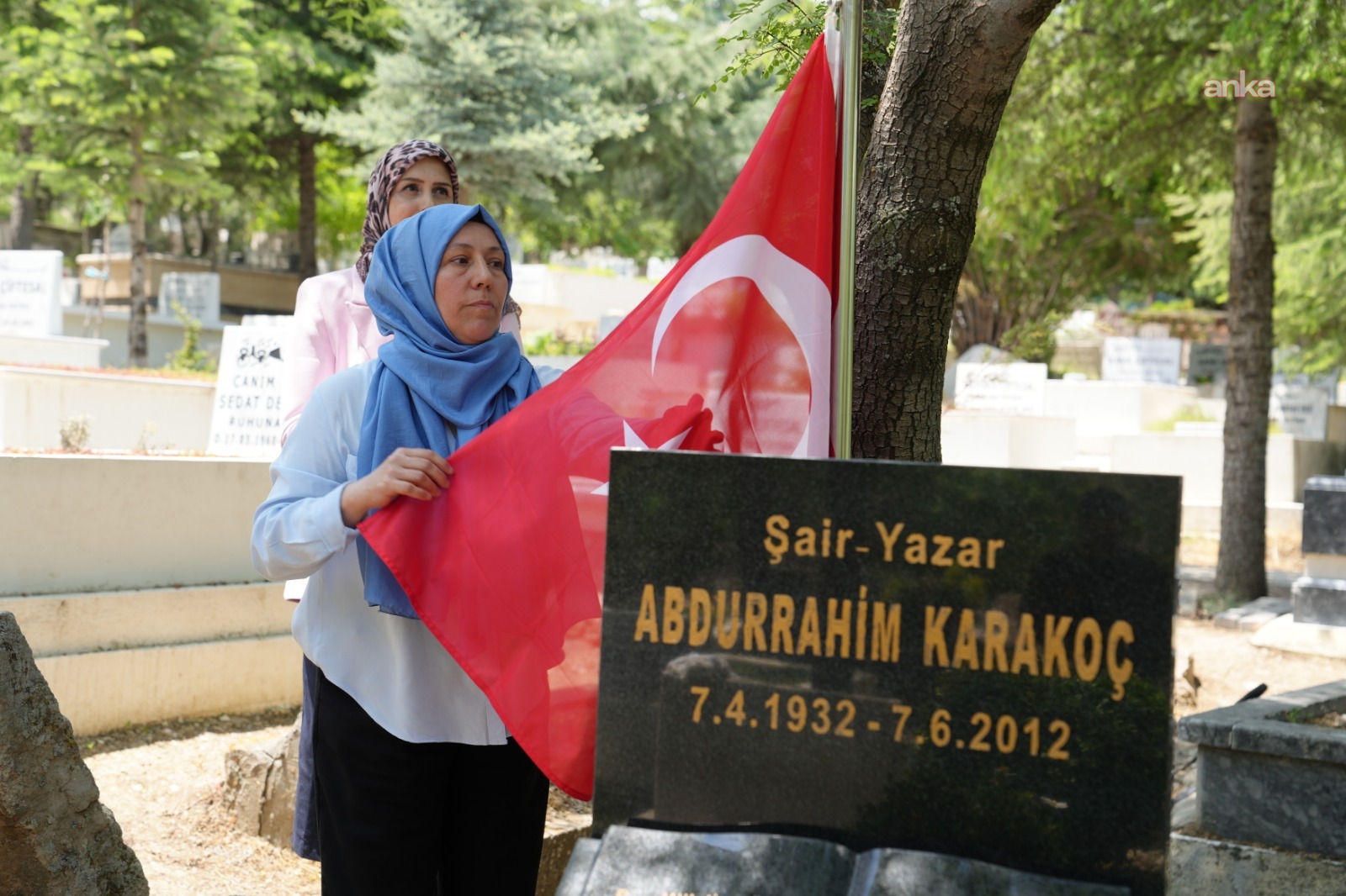 Keçiören Belediyesi, Abdurrahim Karakoç’un mezarını yeniledi