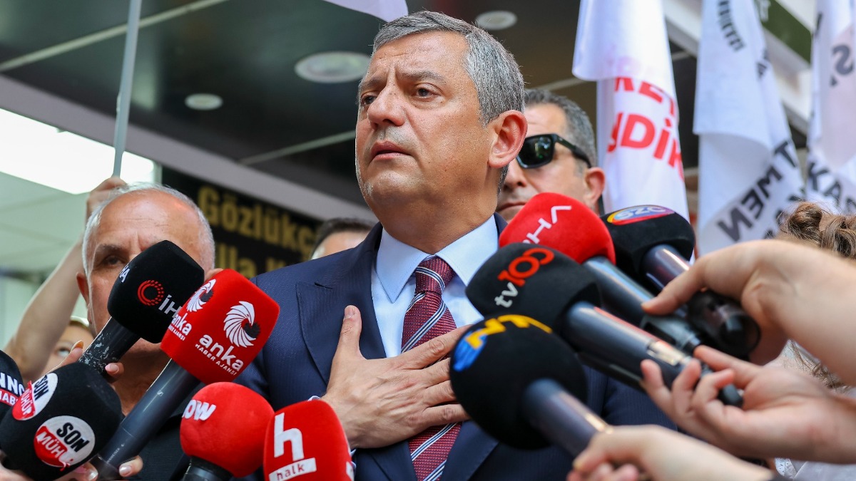 Özgür Özel: Bu öğretmenlerin hakkını verin, bu işin siyaseti yok
