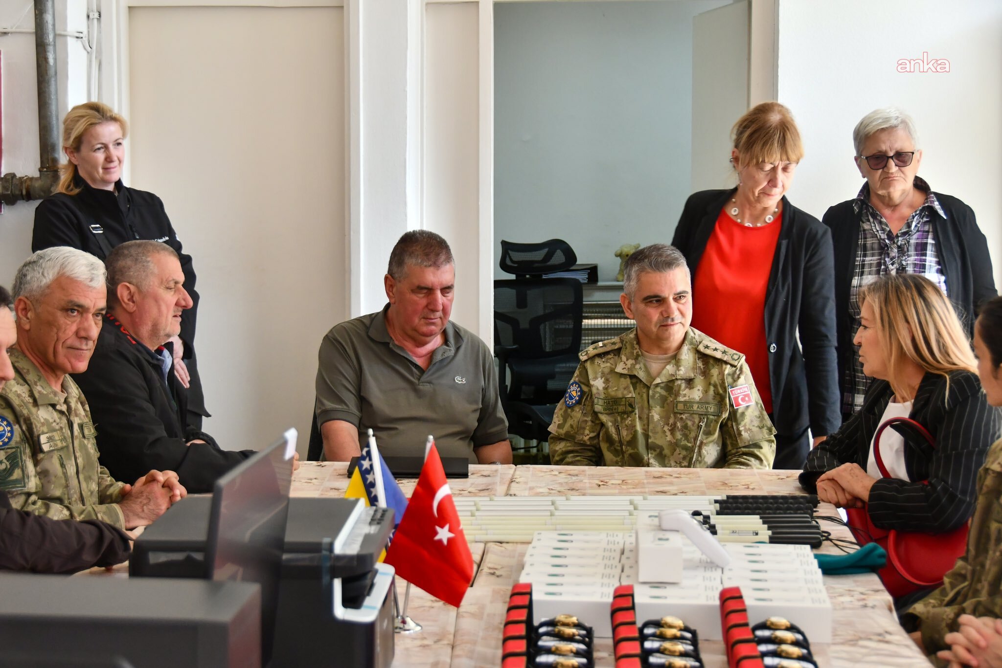 Milli Savunma Bakanlığı’ndan Bosna Hersek’teki görme engellilere ekipman desteği
