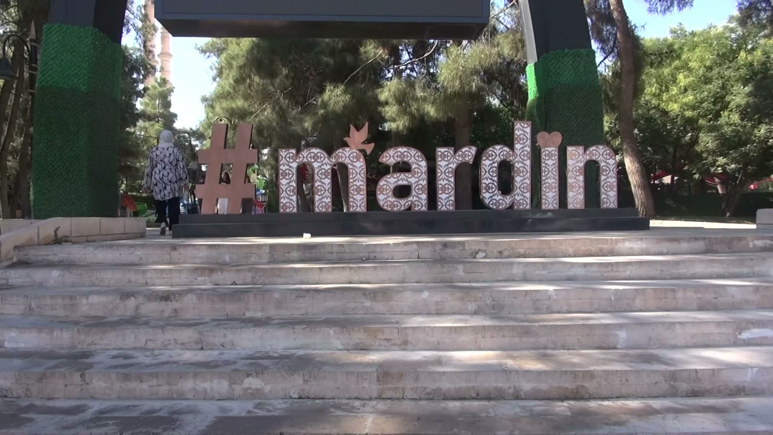 Mardinli emekli: Hiçbir şey yapamıyoruz, anca parkta oturuyoruz