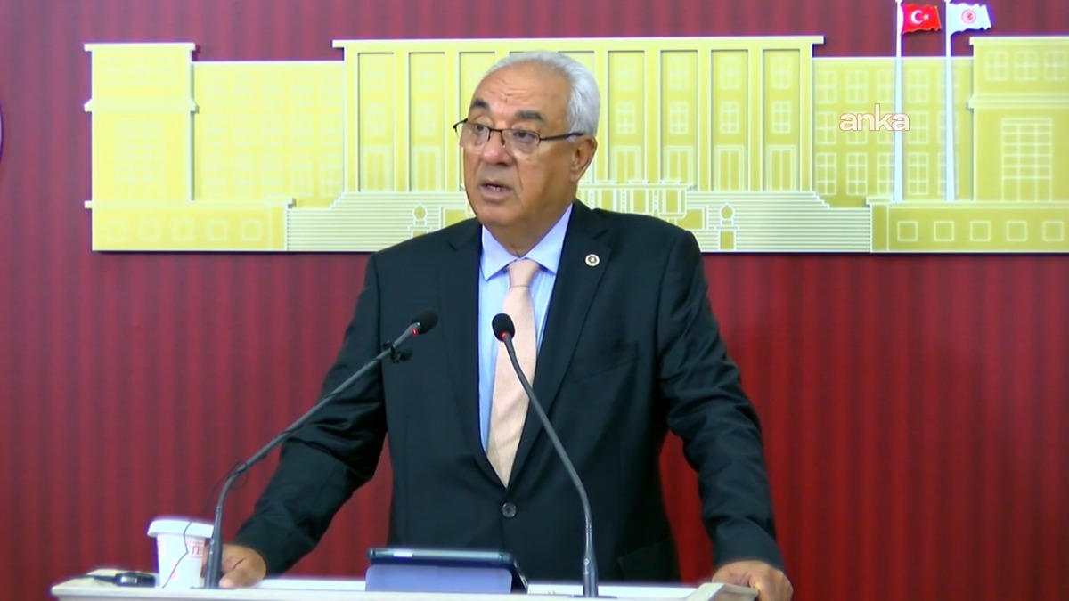 Önder Aksakal: KKTC'nin adı Kıbrıs Türk Cumhuriyeti olsun