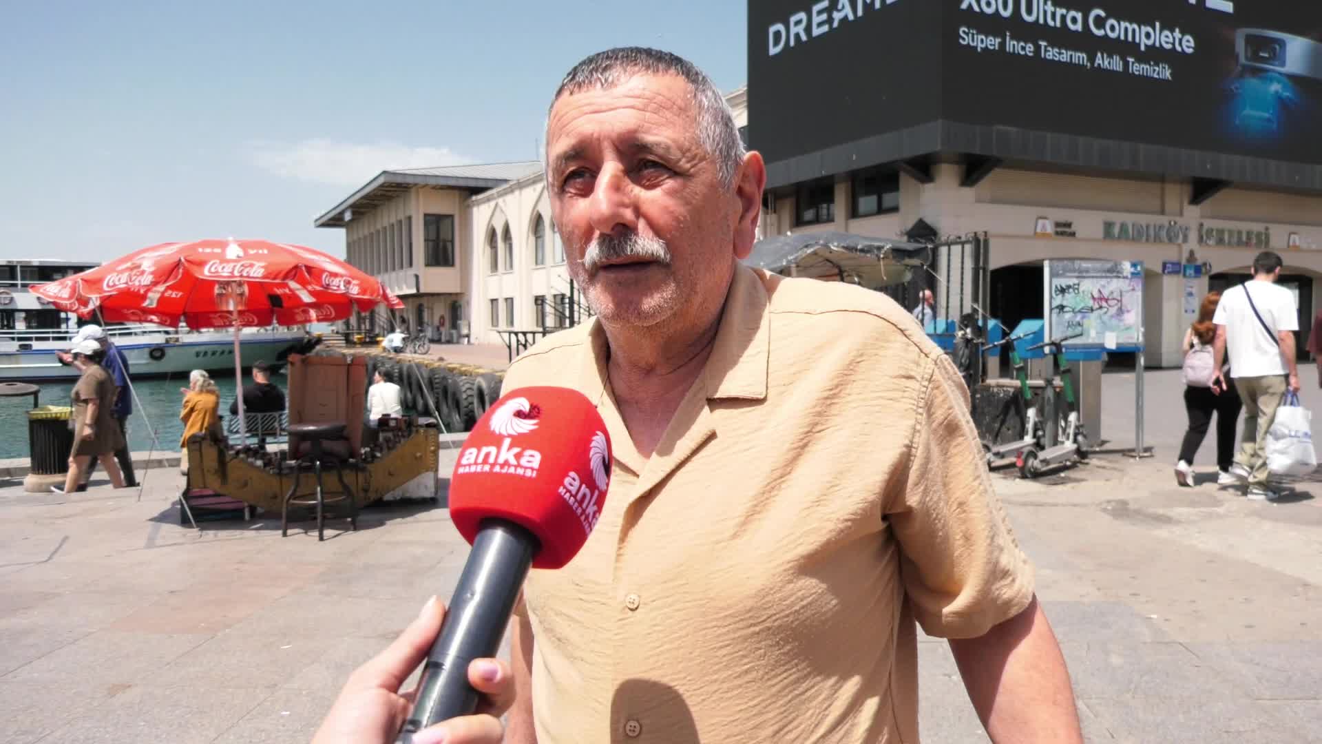 Bayram öncesi emekli derinleşen ekonomik krizden yakınıyor: Nerede bayram yapacağız, böyle bir simit alıp oturacağız... Sandık gelecek, göndereceğiz...