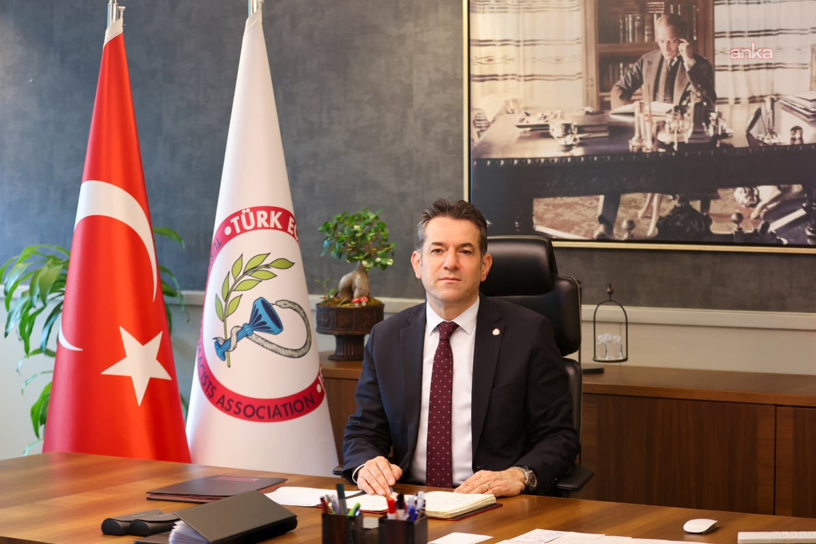 Türk Eczacıları Birliği: "Raporlu ilaçların eczanelerden teminine yönelik olası düzenlemede eczacının meslek hakkı güvence altına alınmalı"