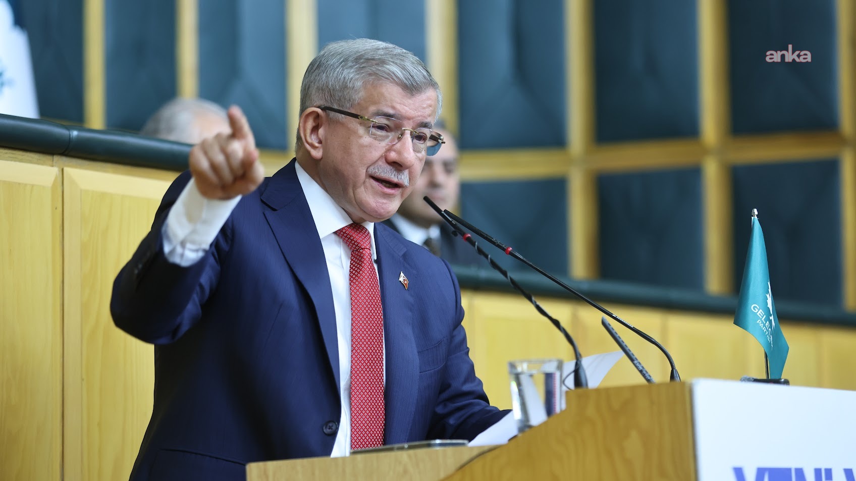 Ahmet Davutoğlu: "Kayyım atama rejimine artık bir son verilmelidir"