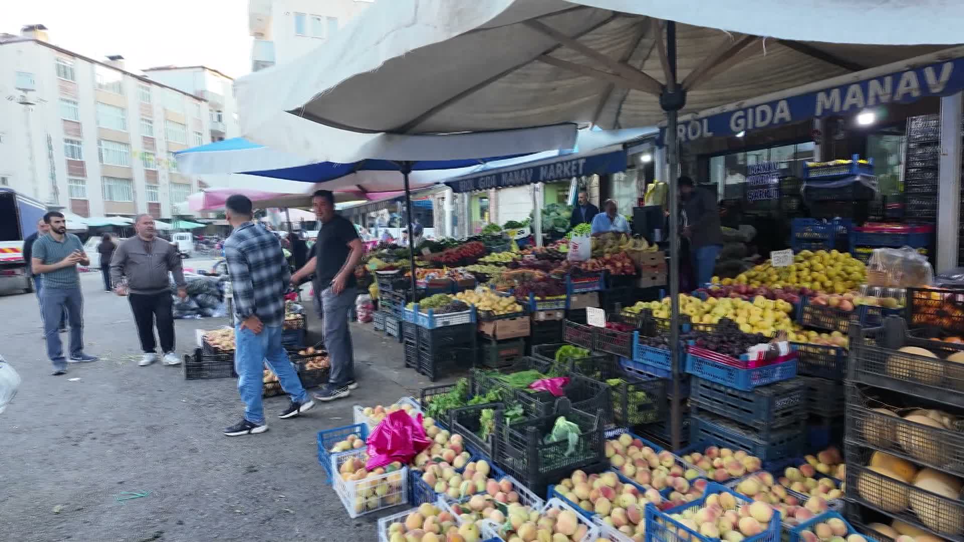 Iğdır’da manav ve üreticilerden belediyeden geçici izin talebi