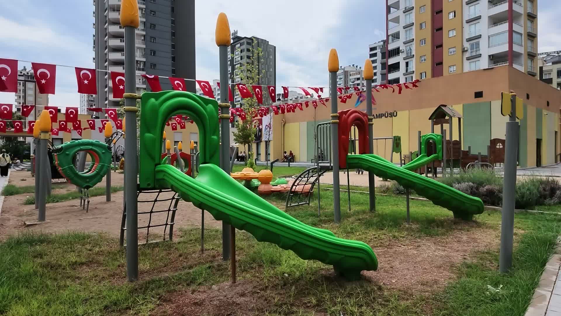 Mersin Büyükşehir Belediyesi Çocuk Kampüsleri’nde Zafer Bayramı coşkusu