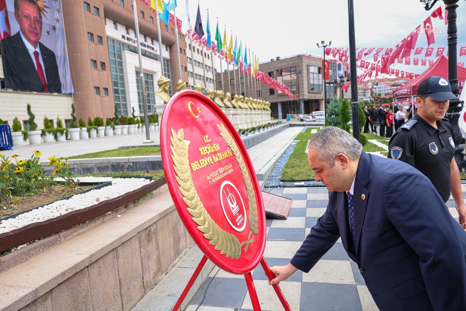 Keçiören’de 30 Ağustos coşkusu: Atatürk Anıtı'na çelenk sunuldu