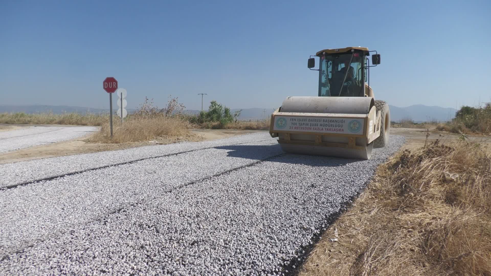 Manisa Büyükşehir Belediyesi’nden Turgutlu-Saruhanlı arasında 15 kilometrelik yol çalışması