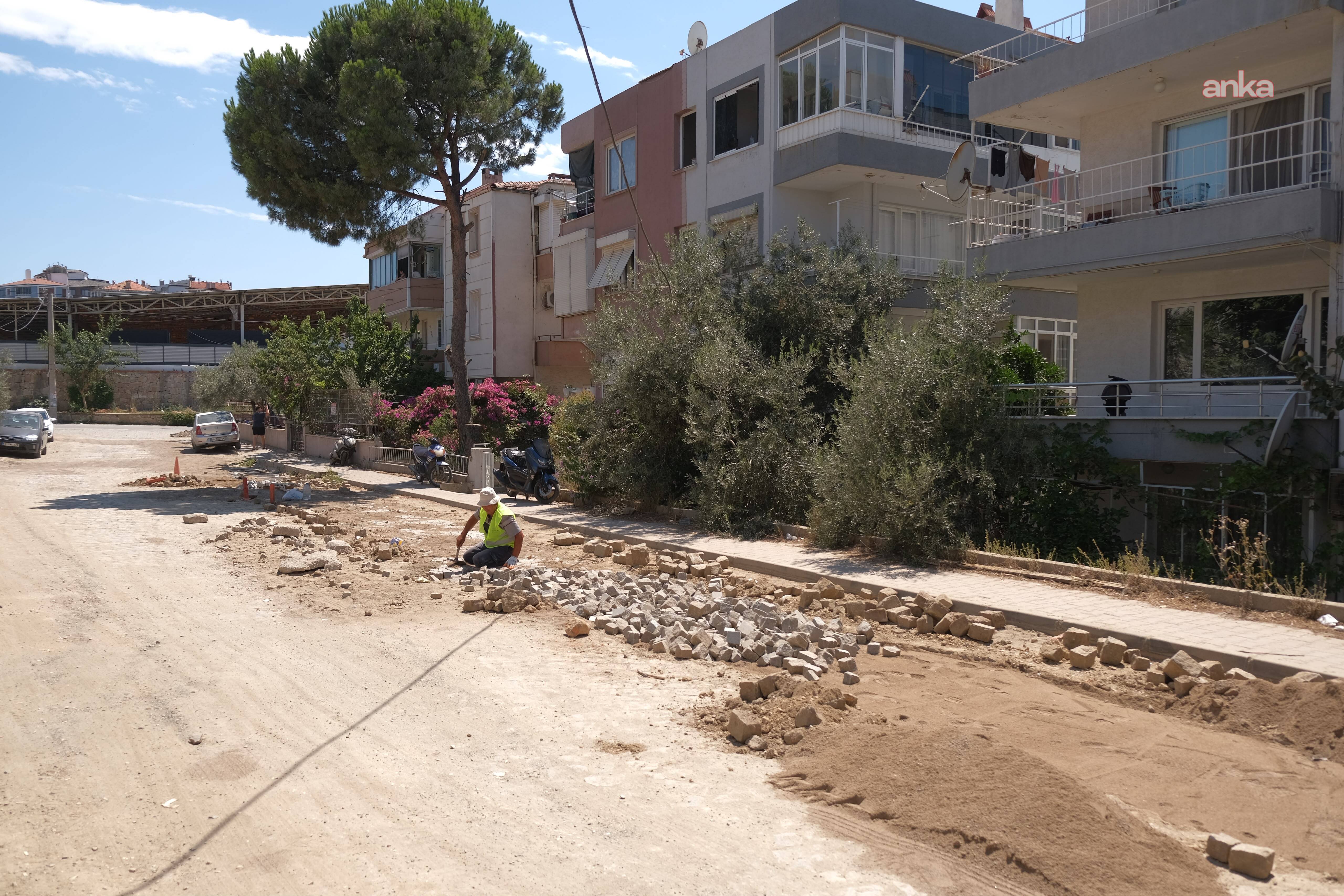 Ayvalık Belediyesi, üstyapı çalışmalarını sürdürüyor