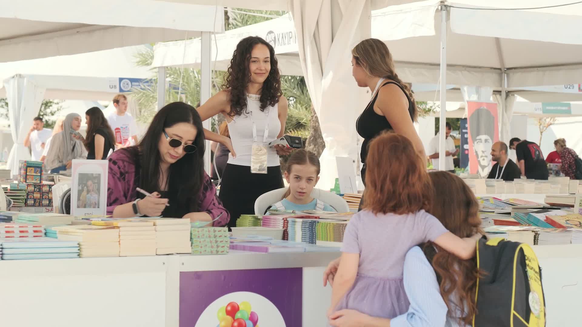 Kültürpark’ta İZKİTAP günlerine yoğun ilgi