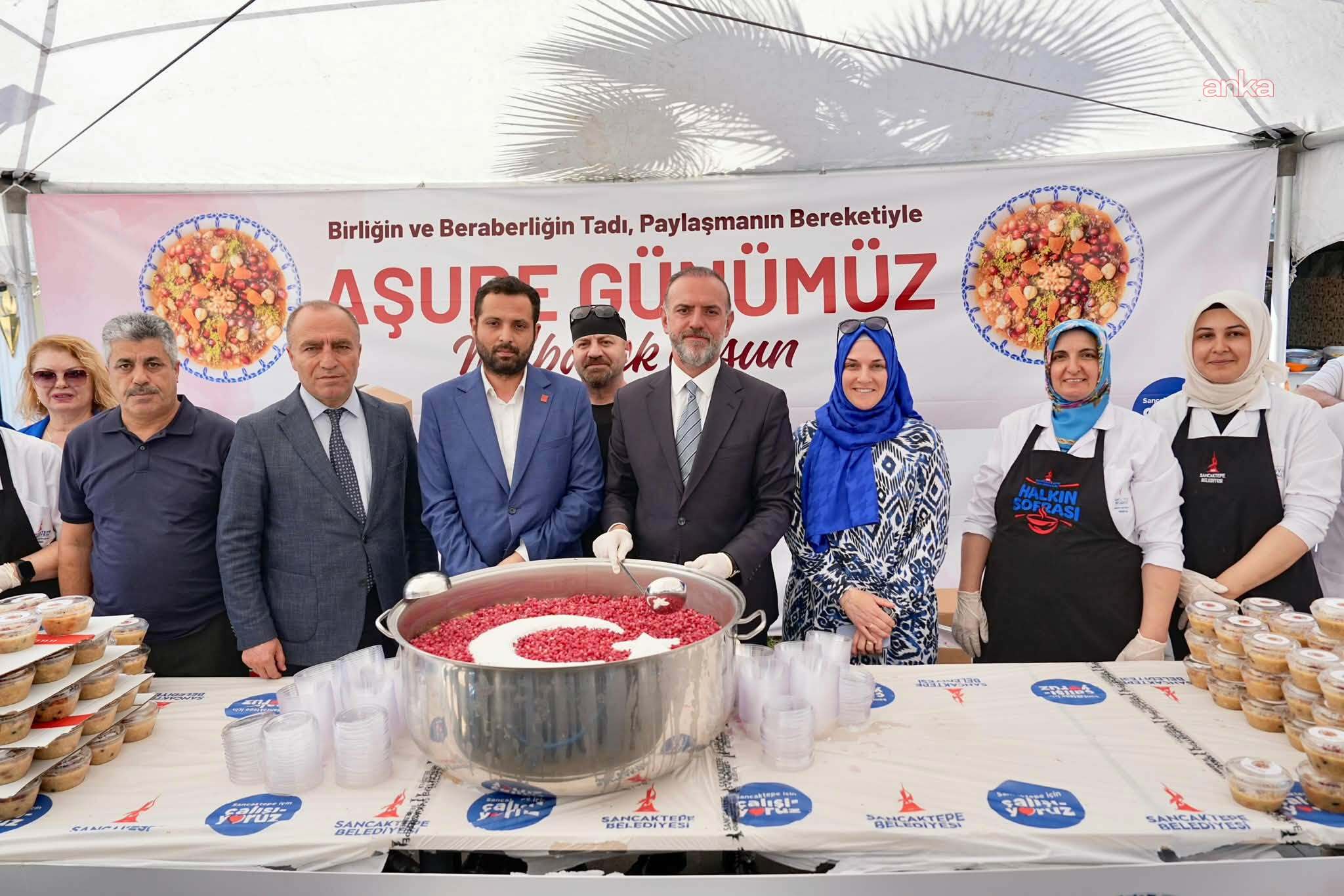 Sancaktepe Belediyesi'nden 20 bin kişilik aşure ikramı