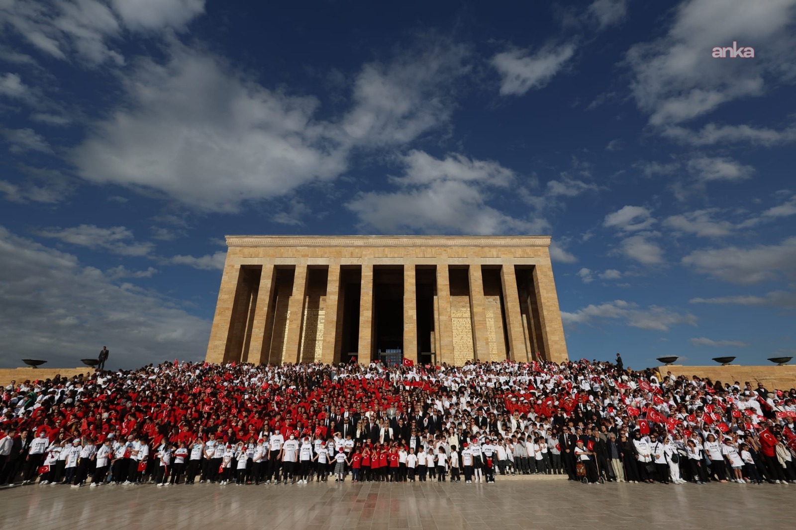 LÖSEV'den Anıtkabir buluşmasına davet