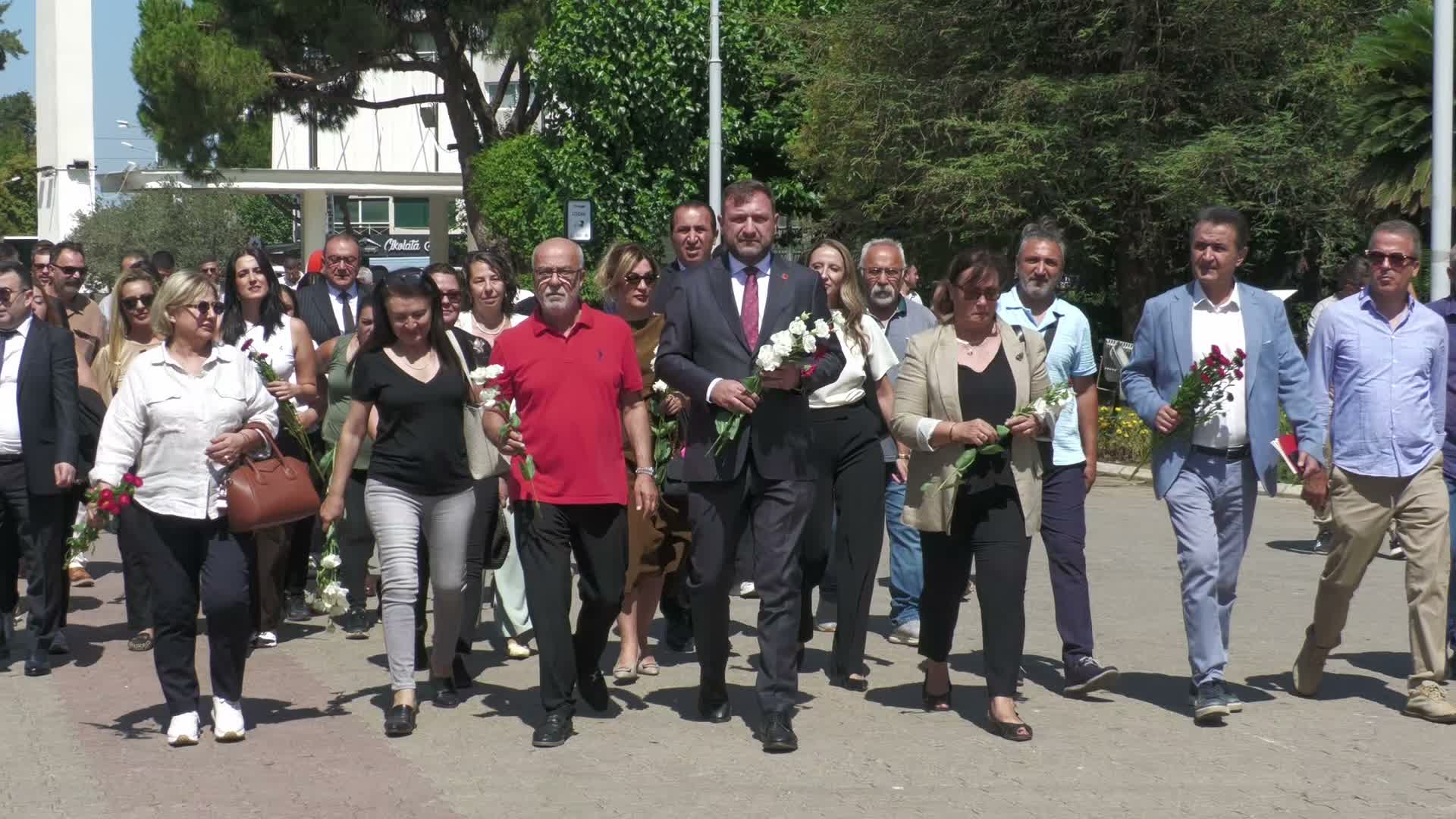CHP İzmir İl Başkanlığınca, Lozan Barış Antlaşması'nın 103. yıl dönümü dolayısıyla töreni düzenlendi