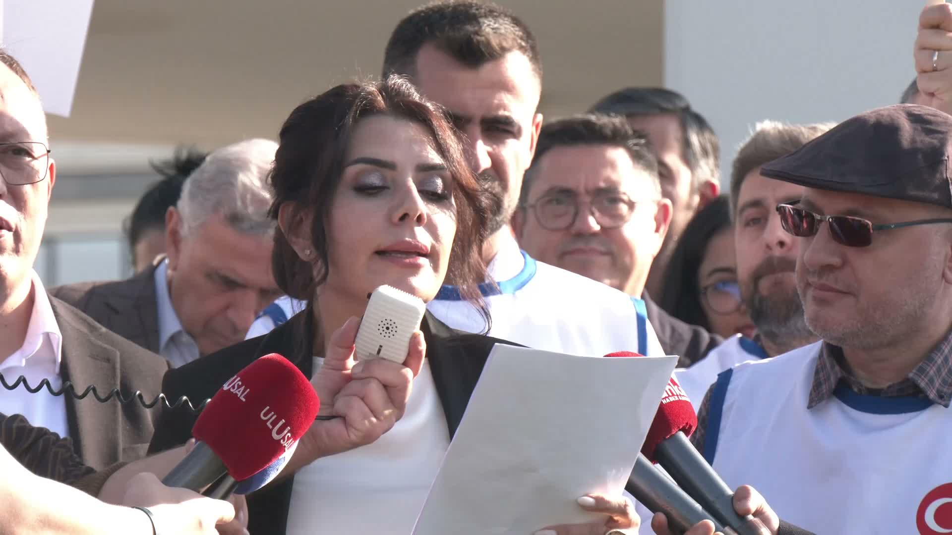 DİŞHEK-Sen Kurucu Başkanı Banu Yıldırım: İş yükü azaltılmalı, meslek hastalıklarına karşı önlemler alınmalı