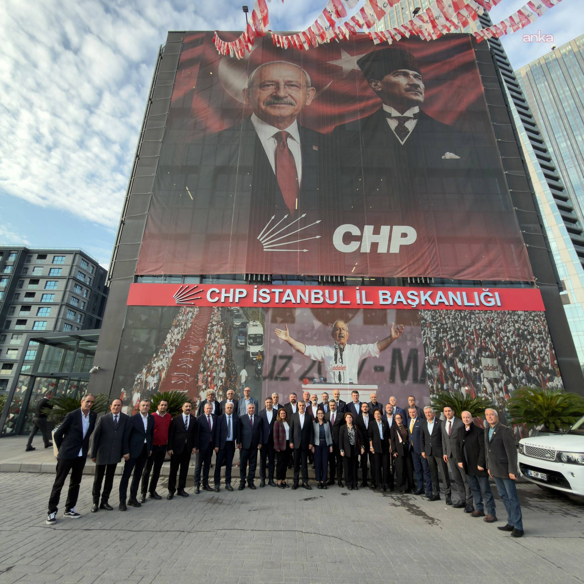 CHP İstanbul İl Başkanı Yüksel, partisinin ilçe başkanlarıyla bir araya geldi