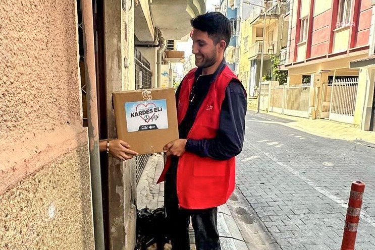 Efeler’de “Kardeş Eli” projesiyle dayanışma güçleniyor