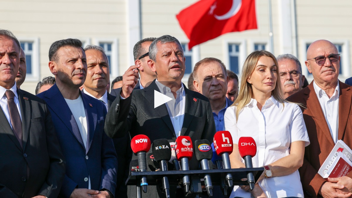 Özgür Özel: “Suçsuzluktan aldığımız güçle dimdik ayaktayız”