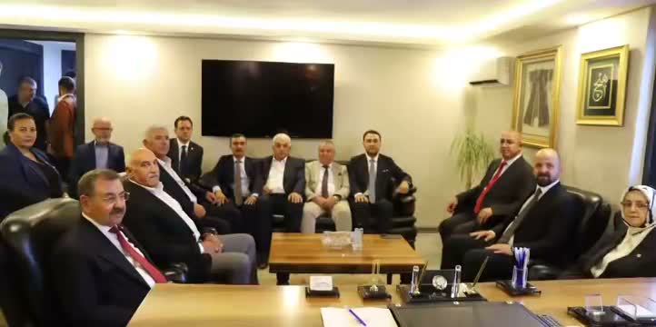 Gölbaşı’nda 6 belediye meclis üyesi AK Parti’ye katıldı