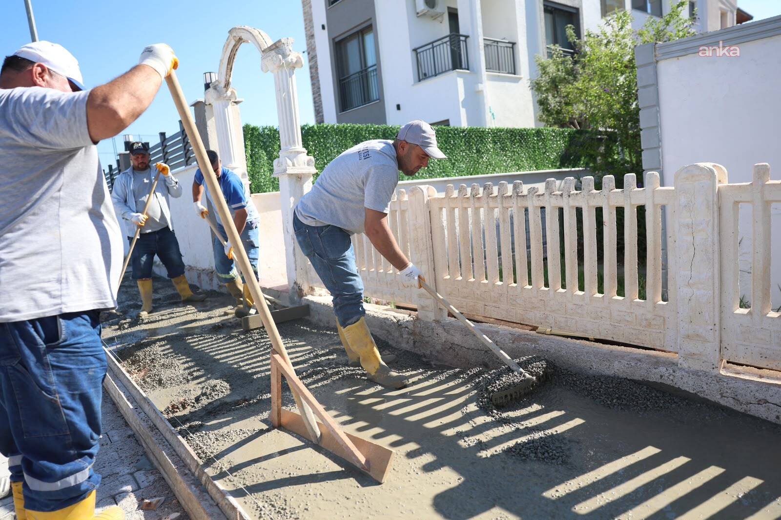 Didim Belediyesi'nin yeni beton mikseri görevine başladı