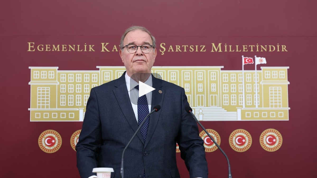 CHP'li Öztrak, Özel'i hedef aldı: Para aldığı iddiası partimizi sorgulatıyor